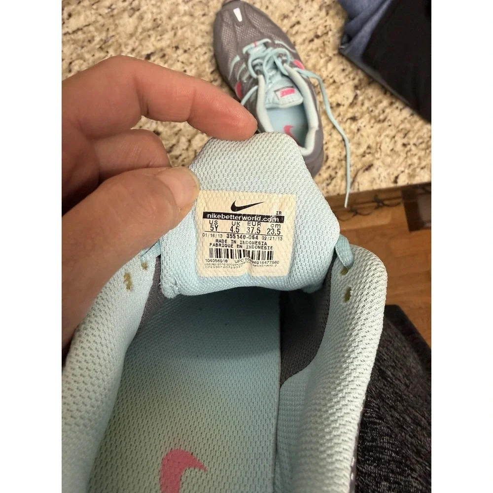 Nike Air Max Torch 4 Shoes Youth Size 5 Teal Pink